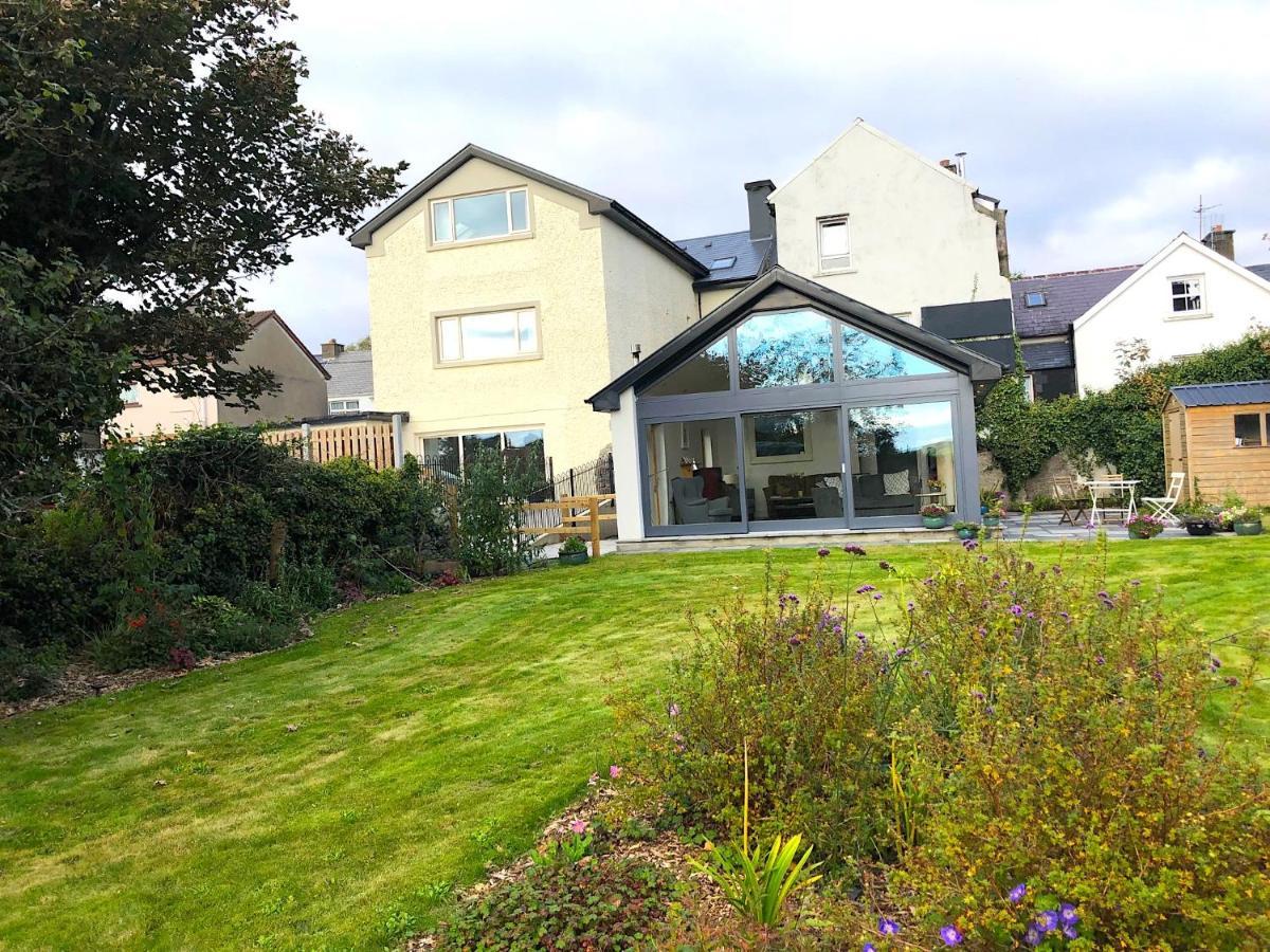 Dingle Garden Townhouse Bed & Breakfast Exterior foto The house of the artist in 2019