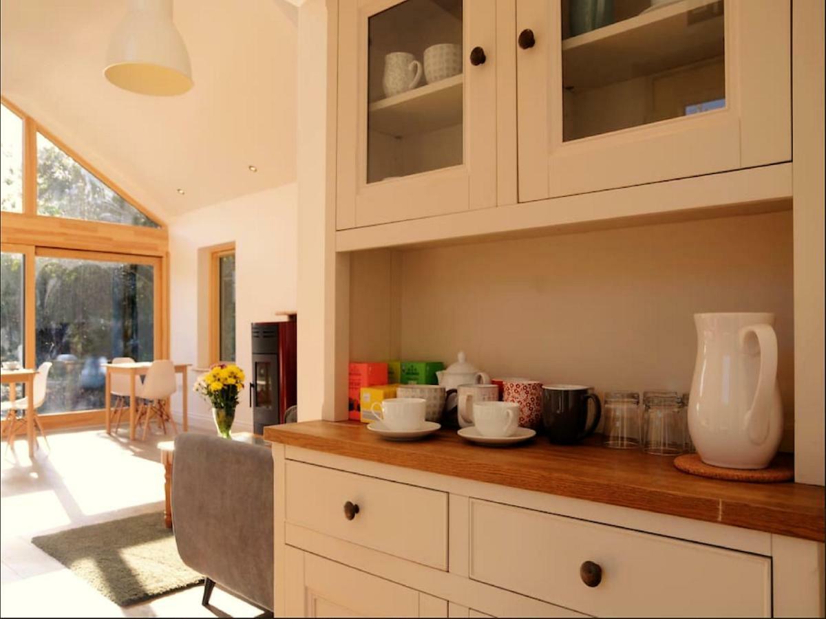 Dingle Garden Townhouse Bed & Breakfast Exterior foto A kitchen